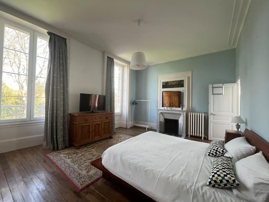 Villa La Demeure De Margot - 24 Couchages à Villeneuve-sur-Yonne Extérieur photo